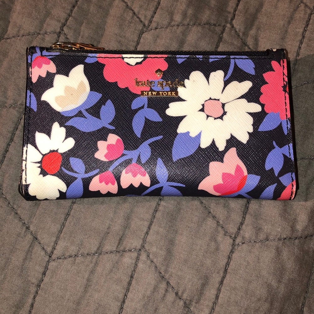 Floral Kate Spade bifold wallet
